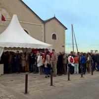Devant l'Ancienne Criée du Croisic